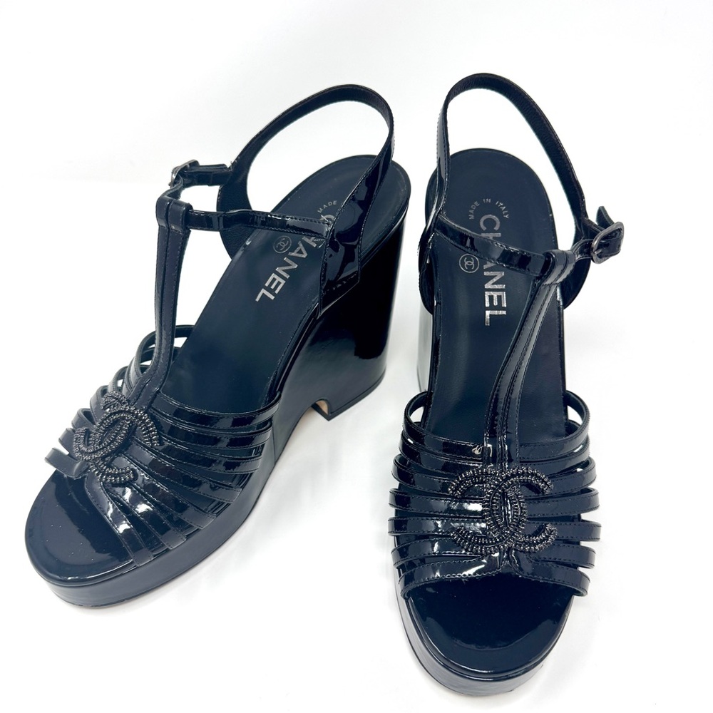 Chanel Black Patent Leather T-Strap CC Logo Wedge Platform Sandals - Picture 15 of 15